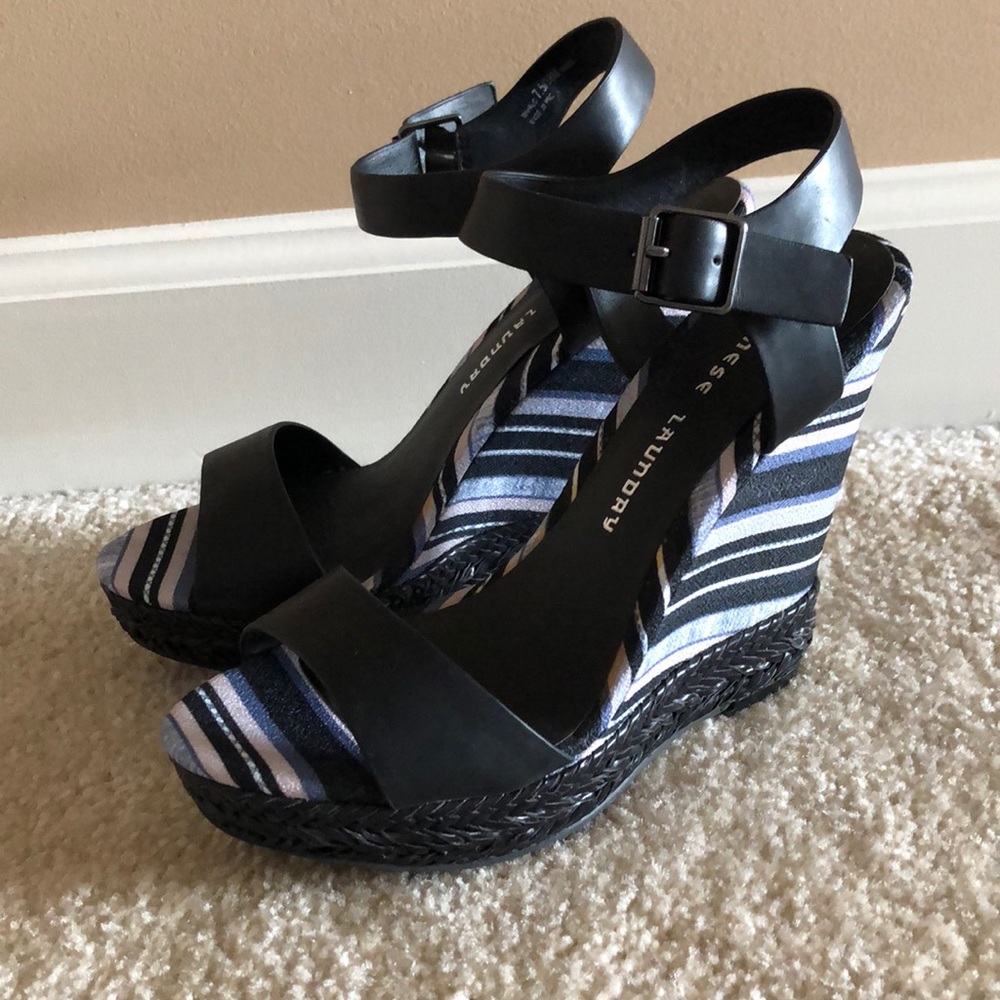 Brand new Chinese Laundry Mahalo wedges.